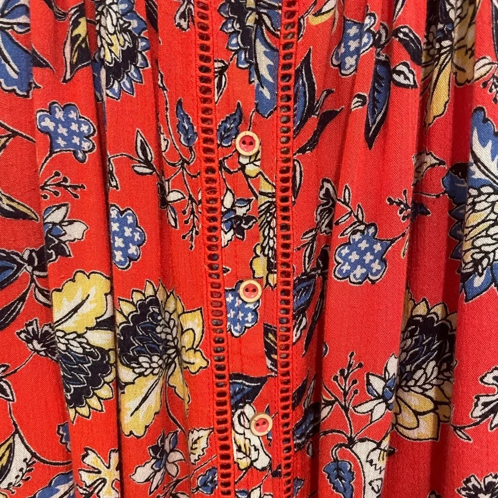 Artisan Crafted Floral Red Women's Top - Picture 2 of 6